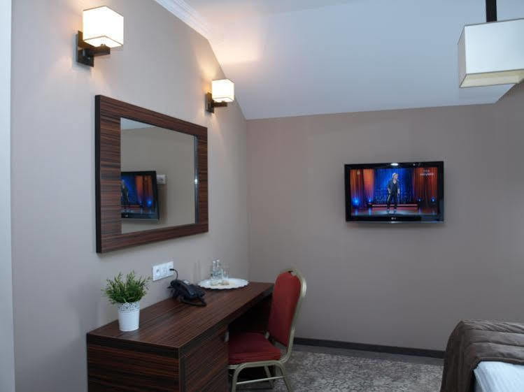 Hotel Kamiza Wyszków Extérieur photo