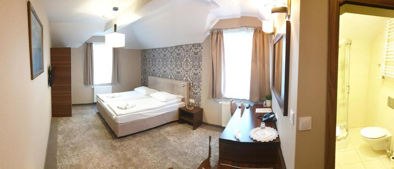 Hotel Kamiza Wyszków Extérieur photo