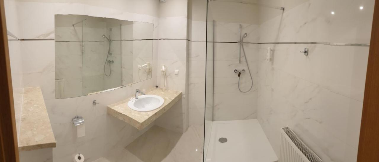 Hotel Kamiza Wyszków Extérieur photo